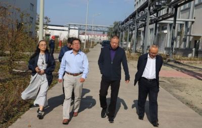中國石墨烯聯(lián)盟秘書長李義春一行蒞臨公司視察