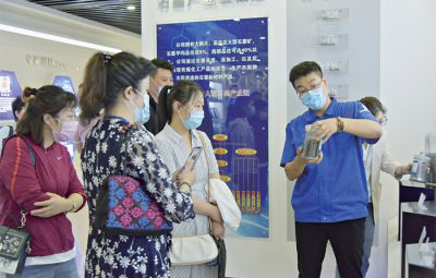 小康路上有暖陽