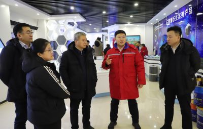 中國(guó)建設(shè)銀行黑龍江省分行黨委書記、行長(zhǎng)王東一行到寶泰隆走訪調(diào)研